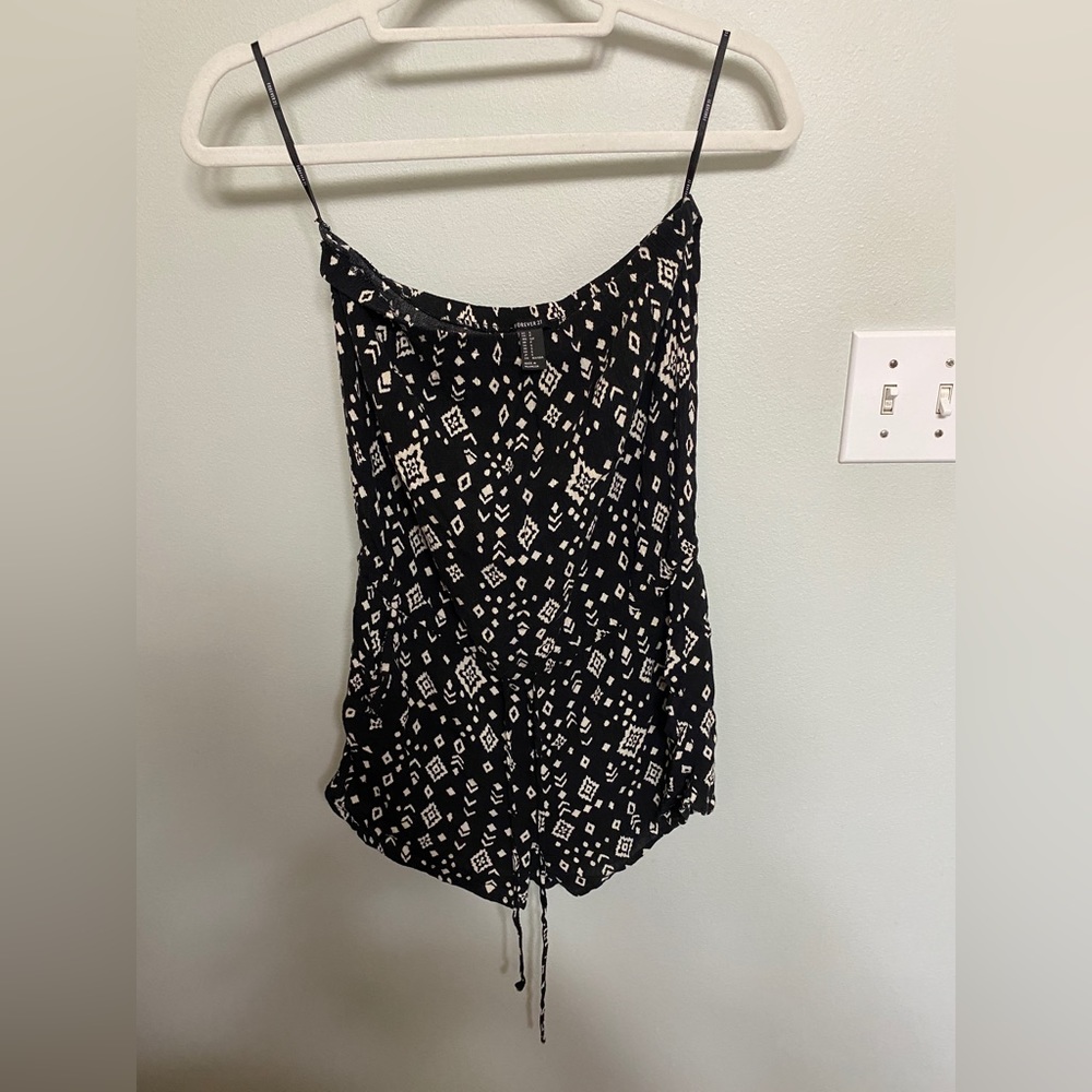 Forever 21 Aztec Print Sleeveless Romper - Black